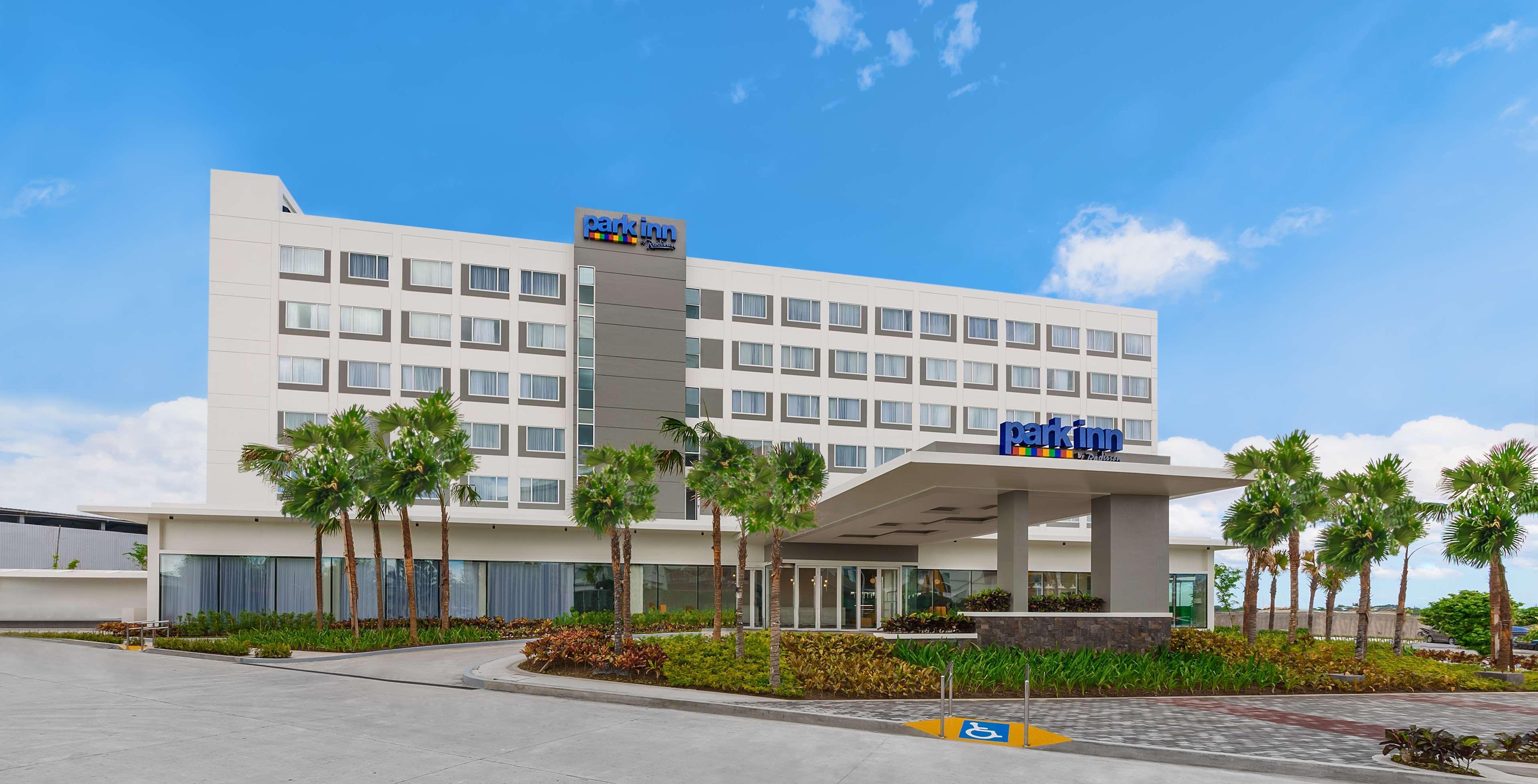 אנגלס Park Inn By Radisson Clark מראה חיצוני תמונה